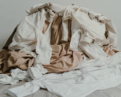 N.55 | TAKE-BACK SCHEMES: SOLUTION TO THE FAST-FASHION PROBLEM OR GREENWASHING?