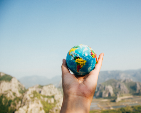 HOW TO MAKE YOUR TRIP MORE SUSTAINABLE?