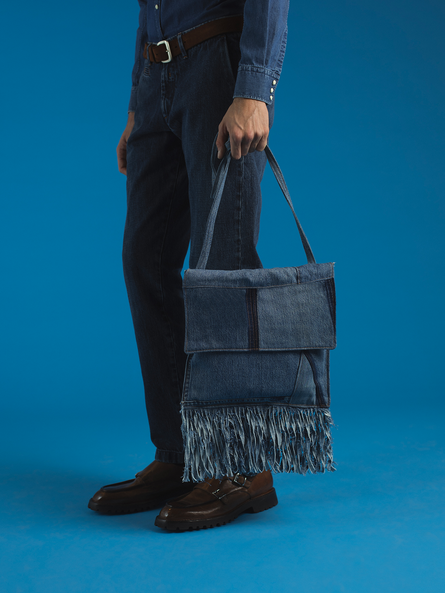 DENIM MESSENGER BAG WITH FLAP